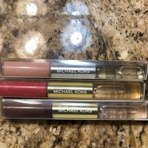 Micheal Kors Roll Parfum With Lipgloss